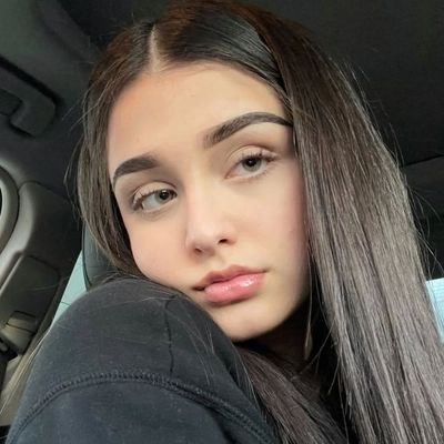 yllyus's profile picture. 