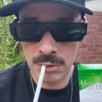 Gastei tudo em cigarro não paguei pensão da Silva (@birdbotraizms) 's Twitter Profile