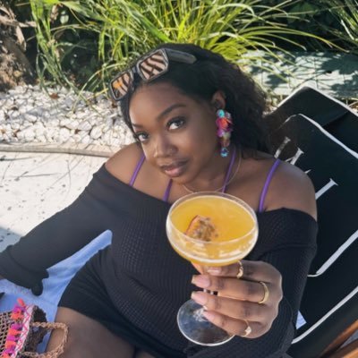 focused on God & my goals| Owner to @lunchwithbee