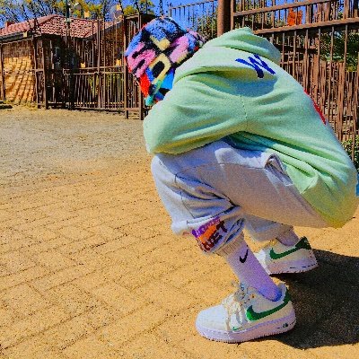 {M.J} Profile