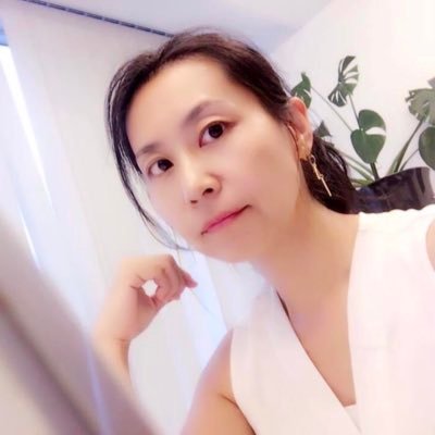 📚 本の楽しさを届けたい。教育歴35年/国語塾主宰・高2男子ママ 🌍 Educator & mom sharing reading & AI parenting. ✍️Writing in Japanese on note & in English on Medium
