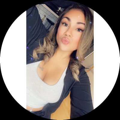 GOD•Sports•Anime•Gaming•Pokémon•Mama Bear• Media caster #SeeRed #WhiteSox #DaBears 👩🏻❤️💋👨🏽