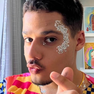 jvoaovictor's profile picture. Rico, novinho, lindo, vários seguidores, muitas viagens e cheio de contatinhos. esse é o jerry smith, eu sou João victor