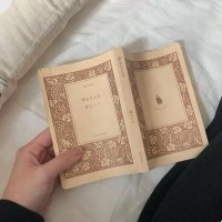 月。 (@tukisiroiro) 's Twitter Profile