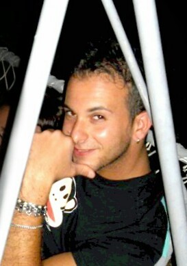 ĎïvîşîõňHãïř, acconciature uomo, Mola di Bari, piazza dei mille http://t.co/G3GaWou3Ys sù Facebook..