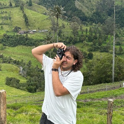 Adicto al cine y a la buena música. Ese soy yo, nada más que decir.