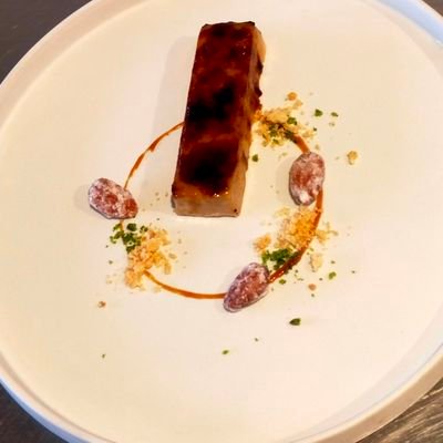 momomo111848's profile picture. 