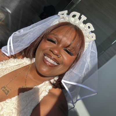 DesttAntionette's profile picture. Keep Growing & Glowing