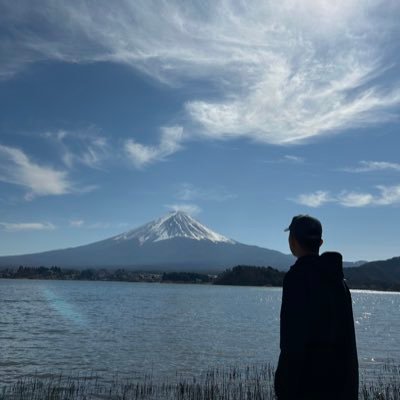 嗨嗨 科技業賣肝中 183/85/28y  除非有放假 不然晚上幾點下班都很看運氣的人QAQ