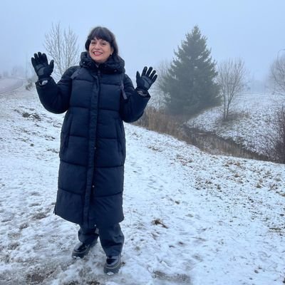 Madre de tres,
abuela de dos niñas, divorciada,
docente, feminista, agnóstica, catlover.
#seguimos