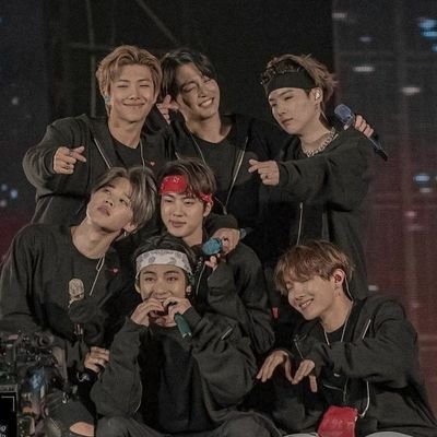 molly_saxena's profile picture. 