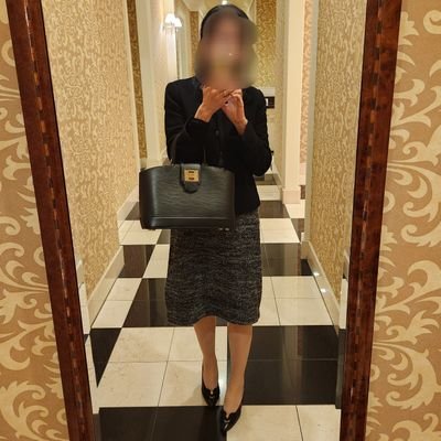 夫とはレスで会話すら無く、もう他人でしかありません!
こちらから誘っても喋りかけても無視されて沈没🥹
せめて体型崩れたから女性として見れなくなったとは言わせたくなくて頑張っています!162センチ48キロキープ←あ、でも貧乳です💦
とにかく愚痴りたいですw細い男性が好きです