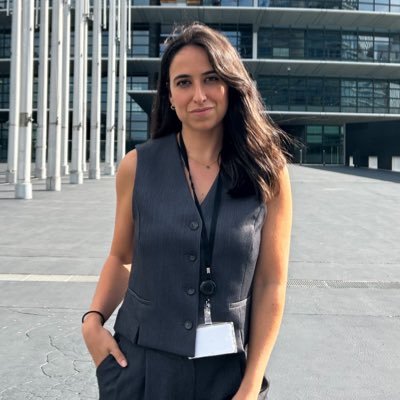 ebarcenas1's profile picture. Periodista