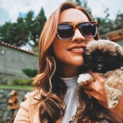 Perfectamente imperfecta /
Pisciana 🧜🏻♀️/ Madre y Esposa/
Cuencana
