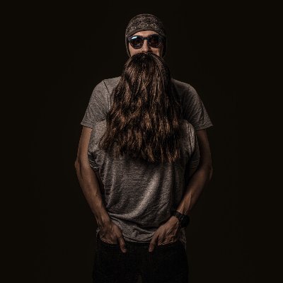 FullStack dev, Clean code advocate, Beer snob & photo enthusiast, Proud dad building a forest townhouse, Home lab tinkerer, Road trip & bike tour addict 🌍📸🚴
