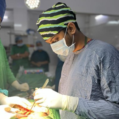 Hands that serve are more blessed than those that just pray👨⚕️🌏
Surgeon 💚