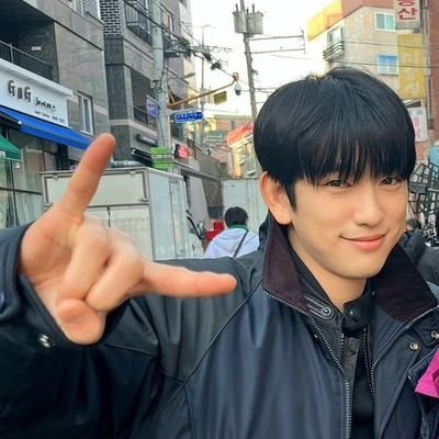 ♡ DENT🦷♡ If you see my bio, Do super aegyo plsss (。•̀ᴗ-)✧ GOT7 × IGOT7 = FOREVER 💚🌴🐰👑🍑🌛🐍🐜💚 📚No JJP No Life🛤️ Verse 2 is the BEST !🥺