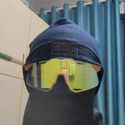 gjjj125663872's profile picture. 