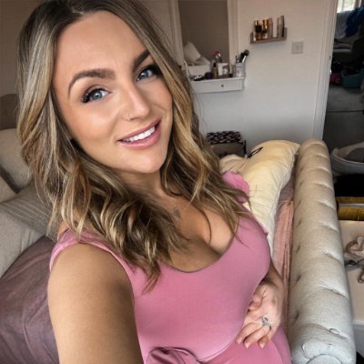 My name is Evelyn, and I'm from California. I am a professional manager and I hope to meet more friends at Twitter!