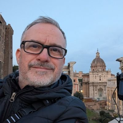 esvertit's profile picture. 