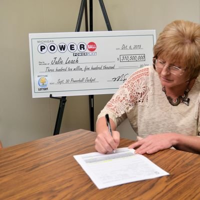 I'm Julie leach the PowerballWINNERS I Won $310 millions I'm here to help people out by giving $100,000 to my 1st 2k