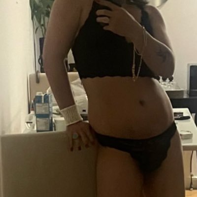 Amo ser puta de macho..obedecer. Amo me vestir de calcinha e ser vadia. Nova aqui AFIM DE EXPERIÊNCIAS