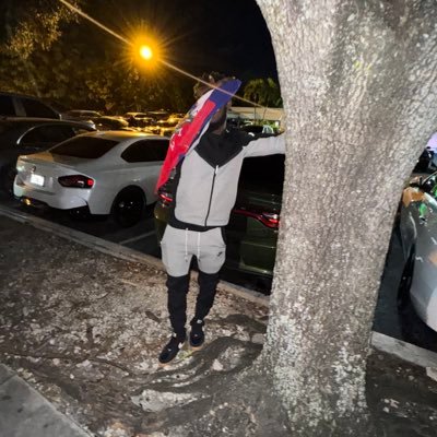 In the field khasin' all my goals, I ain't puntin 4L🔮 GRF GSE 💕🌟 #MalWorld4L🌎👑💚