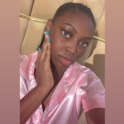 lizzie_jewel1's profile picture. Digital marketer | Event planner | Social media manager. Eventually, all waves settle. So smile. 😁