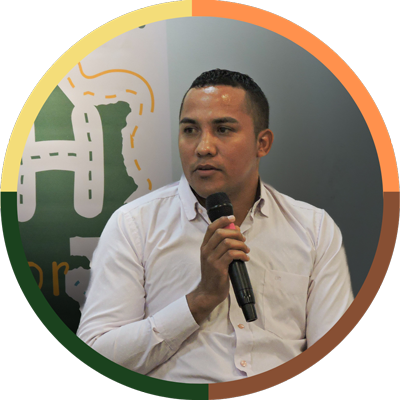 Presidente de @ascsucor_org
#OrgullosamenteCampesino
Dirigente campesino, líder social, defensor de la vida y la Paz