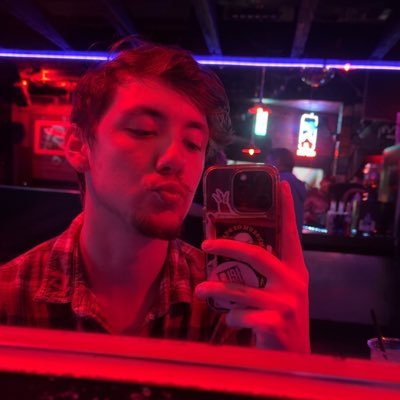 __cxden's profile picture. random shit i find funny