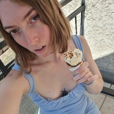 Salut moi c'est Emma disponible pour mes rendez-vous plans cul je suis disponibles ❤️
