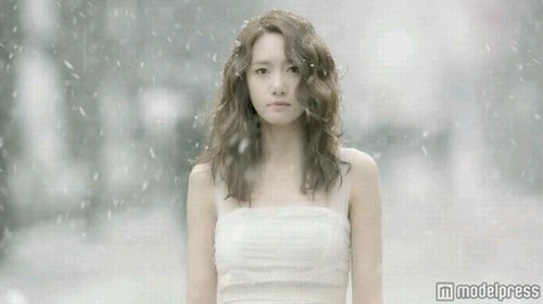 An account updating about 윤아 and 소녀시대. Attention: This is just a fanbased account, not the real Yoona!