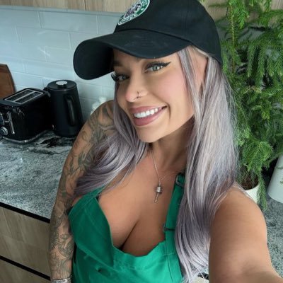 silviajany77432's profile picture. smile keeps me going closer to my beauty and happiness 🥰😍