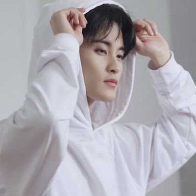 markhyuckita's profile picture. tan beautiful.. @mark 🤍