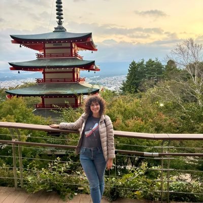 Beatrizgrobles's profile picture. Médica especialista MFyC. Aficionada a la meteorología, fotografía, geología, sexología y no mas "ías", por favor. Serieadicta diagnosticada.