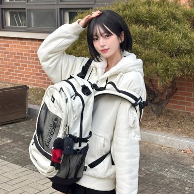 LrVXabOO1y99868's profile picture. 屋久島おおぞら高校 淑徳大学