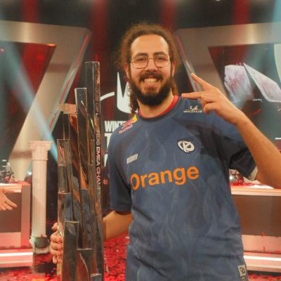 League of legends Assistant Coach for @KarmineCorp 🟦
le travail est la clé 🏆