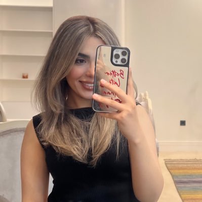 sara_taa1's profile picture. one step closer