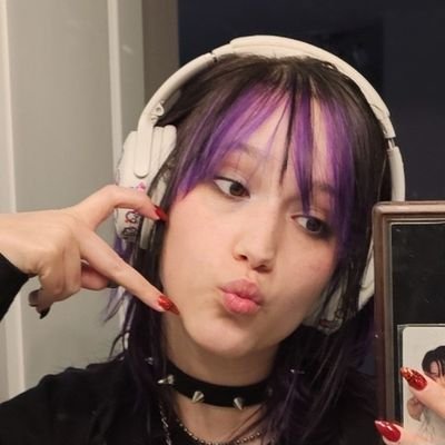 she/they~22
🐱🐱🖤🧡 ☆~°♡•~☆~•♡☆~ phuck-ass phannie + kpop stannie.
also a metal head, lol.