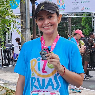 lineca's profile picture. 