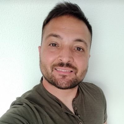 1988, amo i gatti, ❤️🖤 milan, mi piace la moda e la cucina, in costante studio con la psicologia femminile, segno zodiacale leone 🦁 ascendente peperoncino 🌶️