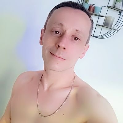 mykyfcs's profile picture. Naturiste, gérant @lebarOh59