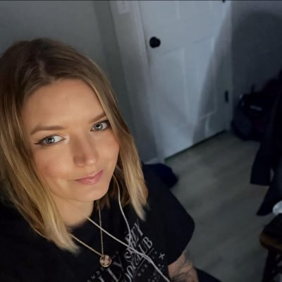Just a random ODD gamer girl! 💚 Content Creator on KICK Booklover and home chef for myself! 🫶