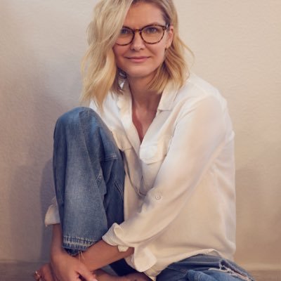 nicoletadragan's profile picture. Writer