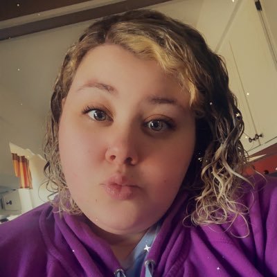 My name is Adrianna! I am a certified Zumba instructor who loves to dance! 💖💙💜
