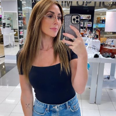 I’m a divorced woman who owns a successful beauty salon. Also, I have a lovely son and daughter🥰🤗