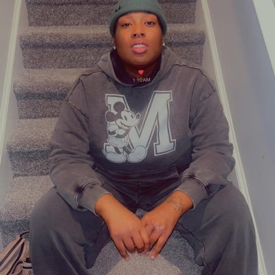 prefer money over people , bring a play 💰 🥱‼️