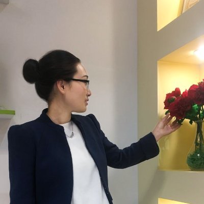 马丁·路德·金(Martin Luther King Jr.):“在这个世界上,真正的非暴力是追求正义和争取人权的力量。”
