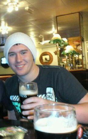 simon_junior17's profile picture. 