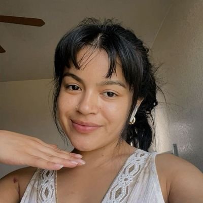 _Olivia_Sanchez's profile picture. Reader, Reviewer, Repeater📚📖 | Amazon and Goodreads Book Reviewer | Discovering new authors & sharing my thoughts🌸